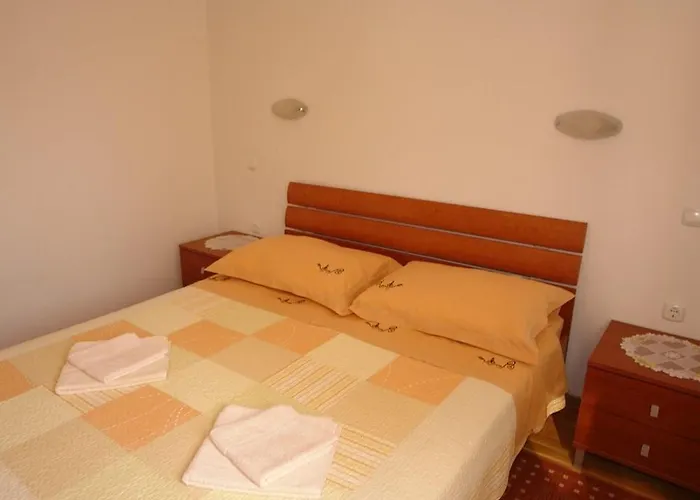 Stunning In تْسْغيكفانِتْسا